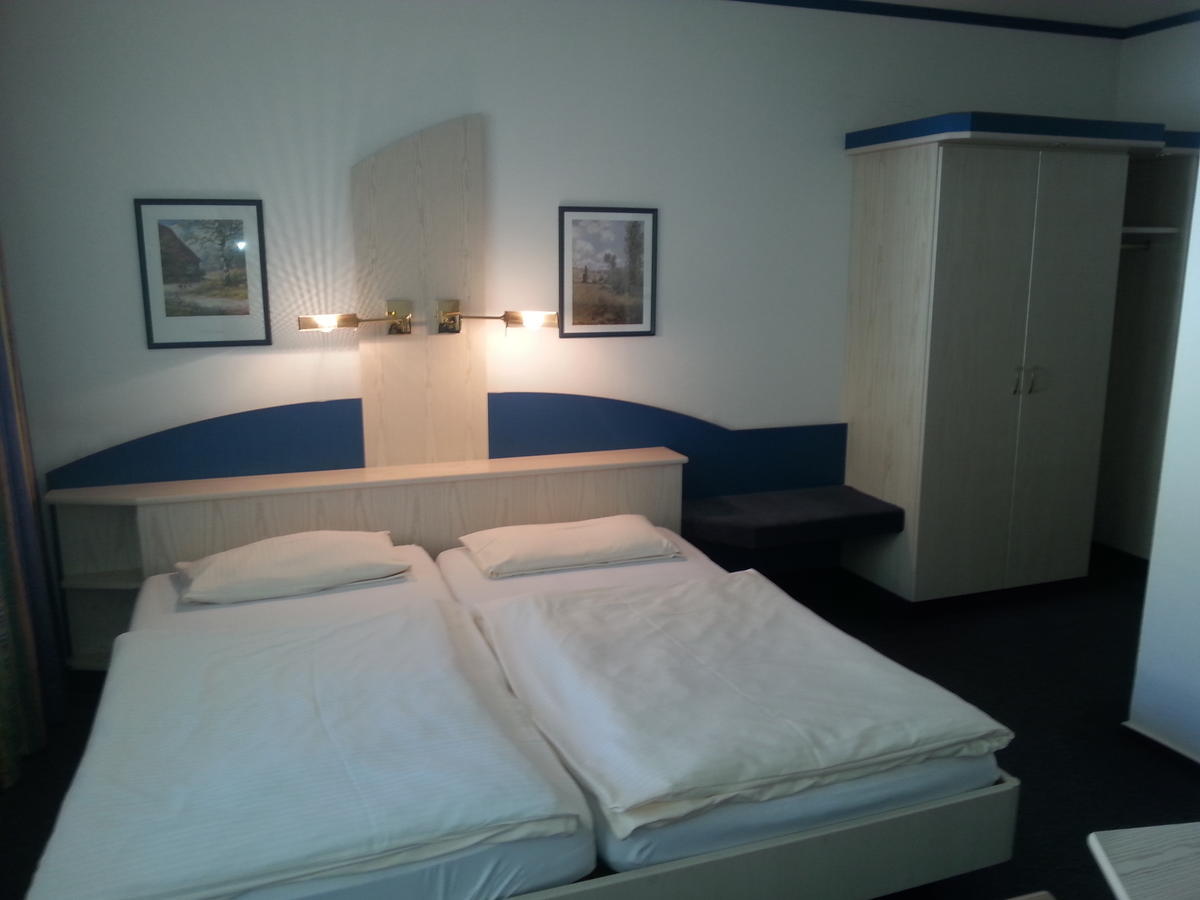 Hotel Restaurant Rueckert Nistertal Room photo